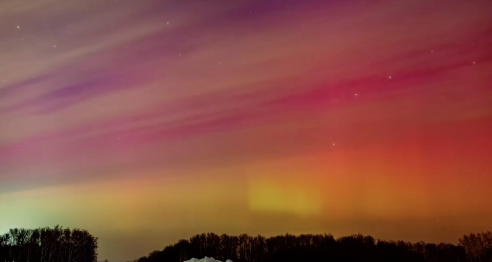 Фото Небо над Новосибирском засияло: 10 невероятных кадров полярного сияния 8